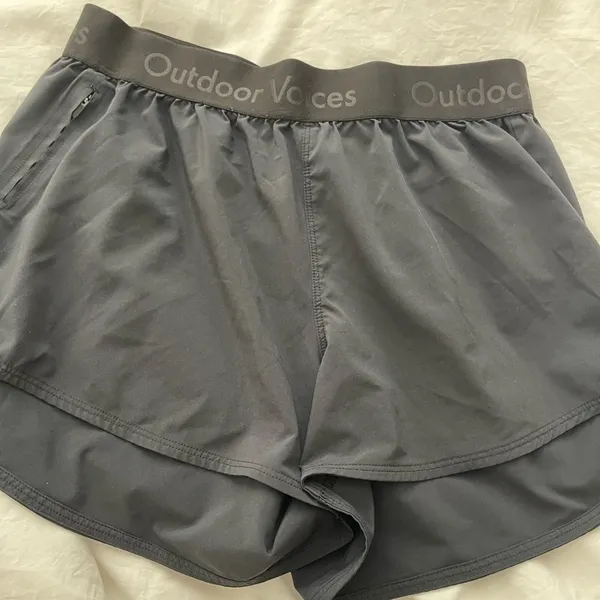 Outdoor voices BLACK Relay shorts. Size Small. - Image 5