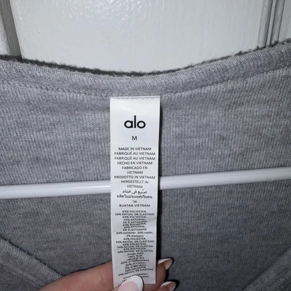 Alo Cropped Cardigan - Image 3