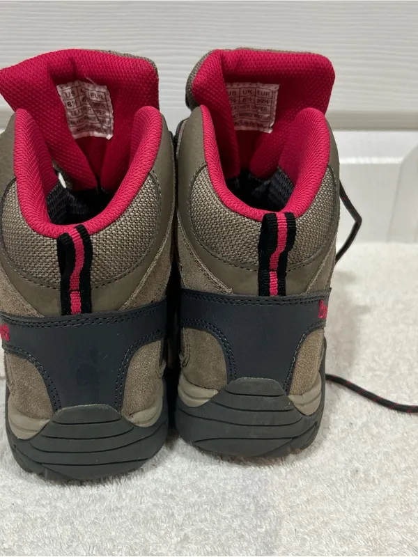 BearPaw tan and Pink Women's Winter Hiking Boots - Image 4