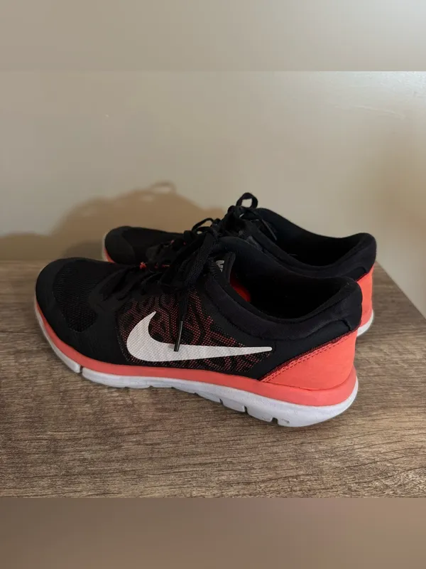 Nike Flex Run Sneakers 709021-003 Women’s Size 7.5 Lace Up Orange Black - Image 3