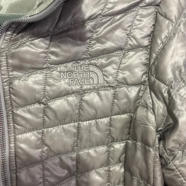 The North Face Womens ThermoBall Trekker Jacket Mid-Grey XS Full Zip Pakable - Image 3