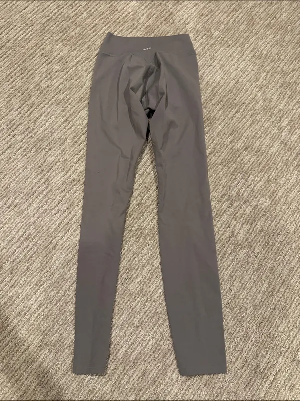 High-Rise Gray 437 Leggings - Image 3