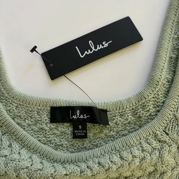 NWT! Lulus Sage Green Cropped Crochet Top - Image 5