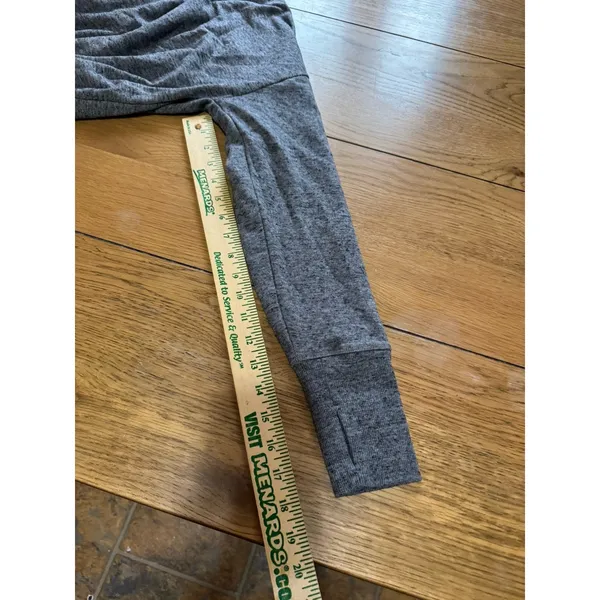 Athleta Long Sleeve Lightweight Weight Shirt Women Size Large Stretch Thumb Hole - Image 9