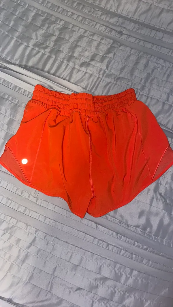 Lululemon Hotty Hot Short High-Rise 2.5” - Image 3