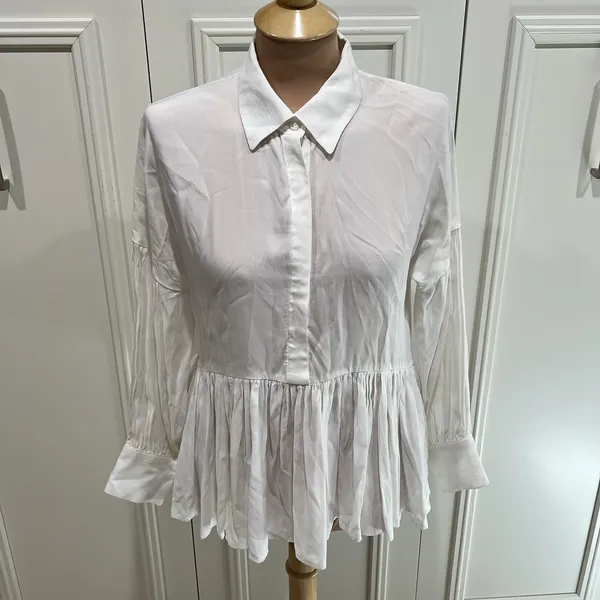 A Mente Women's White High Low‎ Blouse Size Small Peasant Poet Victorian - Image 3