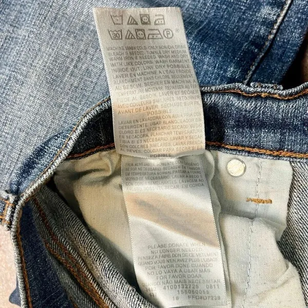 Levi’s 505 Straight Leg Cropped Rough Edge Jeans 6 - Image 9