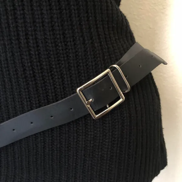 Black PU leather belt with silver buckle. Size S - Image 2