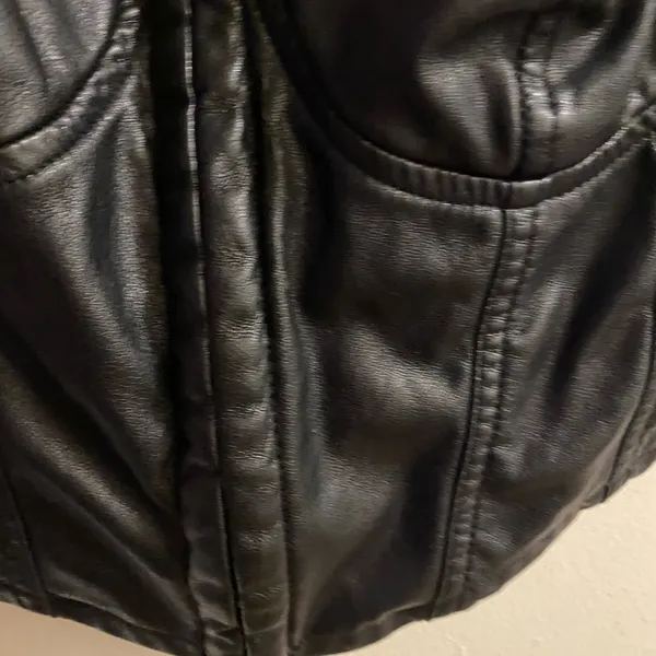 Iris Women’s Juniors Black Faux Leather Crop Top L Bust 35” Sweetheart Neckline - Image 7