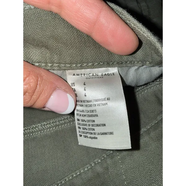 American Eagle Sz 4 Green Denim Distressed Highest Rise Mom Short Frayed‎ - Image 2