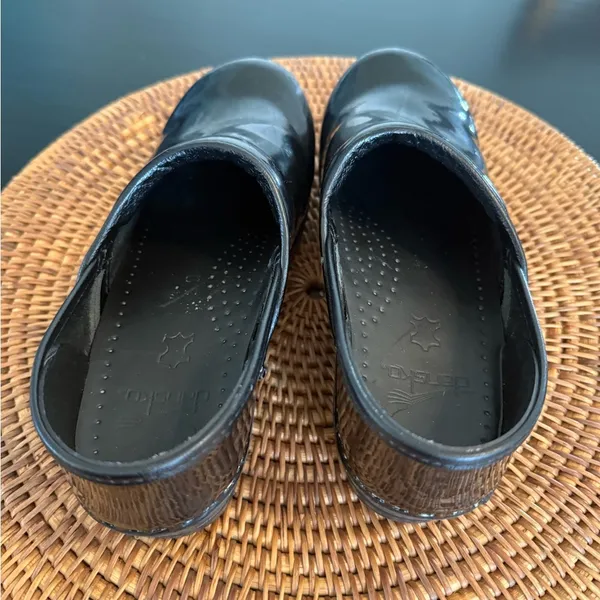 Dansko Shiny Black professional‎ nursing Shoes slip resistant size 38 - Image 4