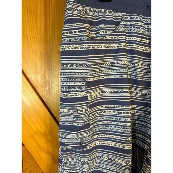 Columbia Cargo Shorts Size Medium Blue White Zip Snap Striped Inseam-6" nwt (047 - Image 2
