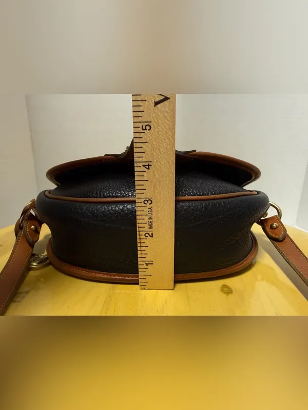 Dooney & Bourke Vtg Black Pebbled All Weather Leather Calvary Saddle Bag Brass - Image 10