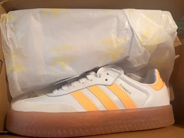 Adidas Sambae J’s White w/ Orange Size 7Women - Image 7