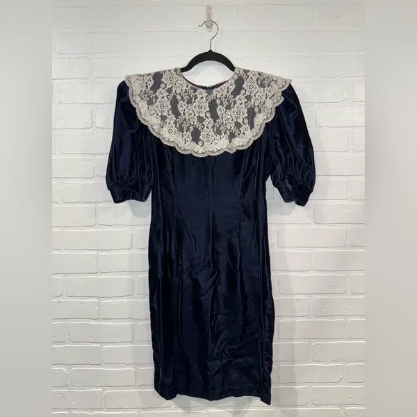 Vintage Jessica McClintock Gunne Sax Velvet Dress - Image 2
