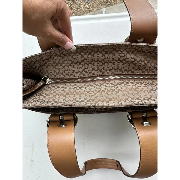 Vintage Coach F10928 Soho Buckle Signature Jacquard Monogram Canvas Shoulder Bag - Image 10