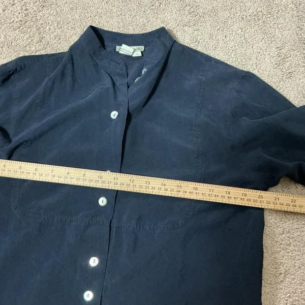 Ann Taylor‎ Silk Mandarin Collar Button Up Shirt Navy Blue Size Medium - Image 6