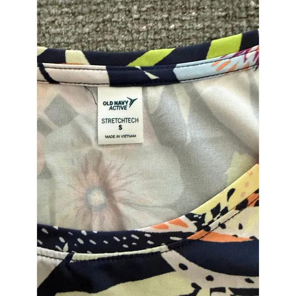Old Navy Active crop tank-S - Image 3