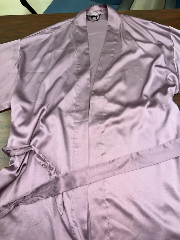 Victoria’s Secret Mauve-Purple Colored Robe Size Medium/Large - Image 2