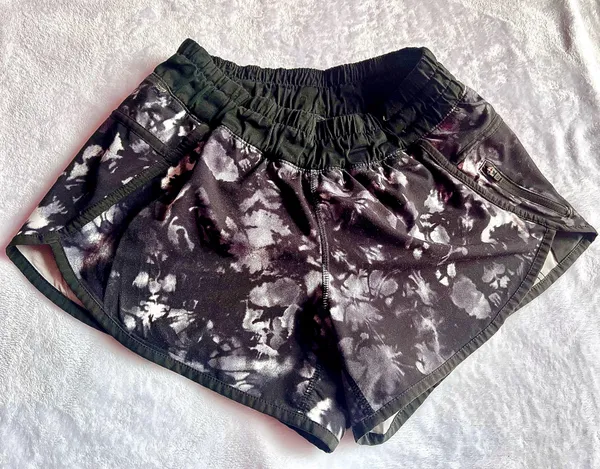 Lululemon Black & Gray Camouflage Shorts-Size 6 - Image 2