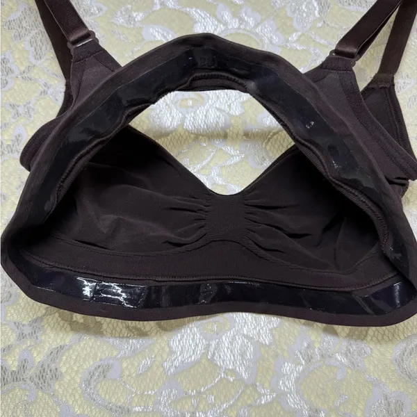 NWOT SKIMS Dark cocoa Brown Seamless Sculpt Bralette small - Image 4
