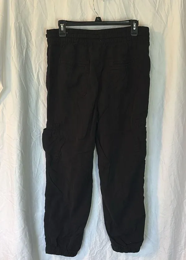 American Eagle Outfitters Black Cargo Pants Relaxed Fit Size Medium - Image 6