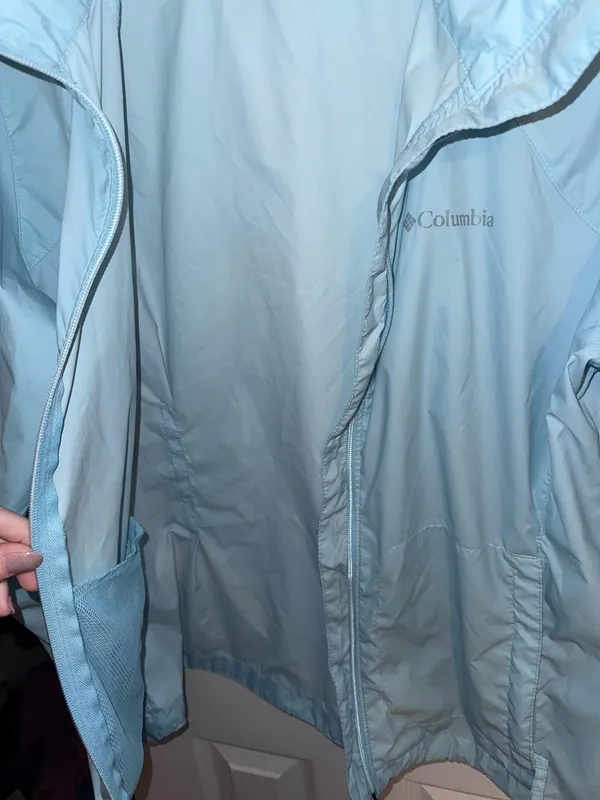 Columbia Light Blue Windbreaker Hooded Jacket - Image 3