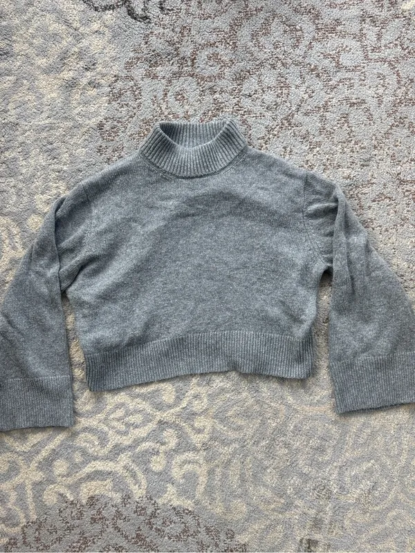 NIA YVONNE SWEATER Mock Neck Cropped Heather Gray Medium - Image 3