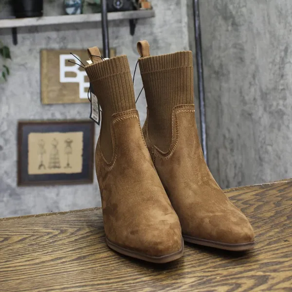 NWT Universal Thread Womens Kinley Ankle Boots 88225814 Cognac Brown 8.5M - Image 6