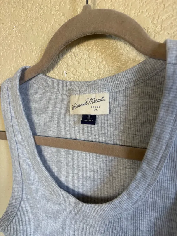Universal Threads Grey cropped tank top - Image 3