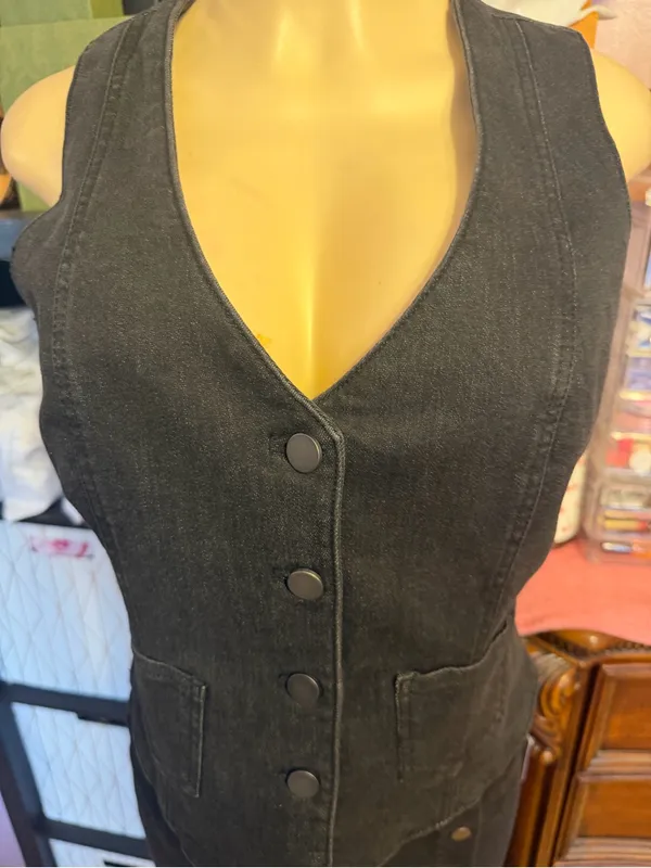 Belle Vere Black Button-Front Denim Vest and maxi Skirt Set - Image 2
