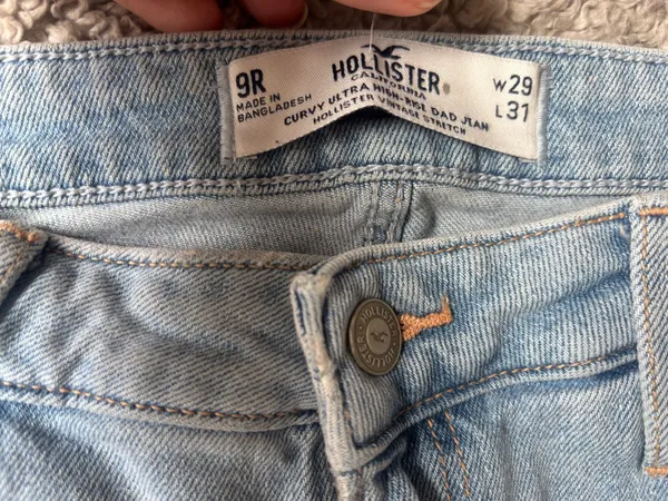 Hollister Curvy Ultra High-Rise Dad Jean Size 29 - Image 4