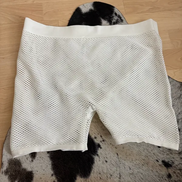 SKIMS White Marble Perforated Seamless Shorts Coverup Size‎ 3X - Image 5