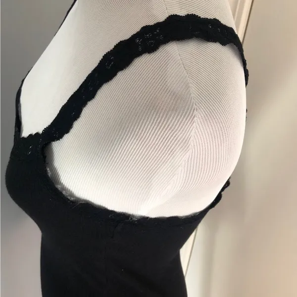 Divided Black Camisole with Lace Straps
U - Image 3