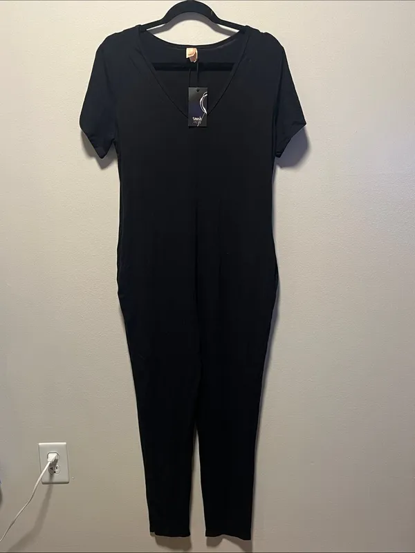 SMASH + TESS (NWT) The Sunday Black Short Sleeve Romper, V Neck, Size M - Image 2