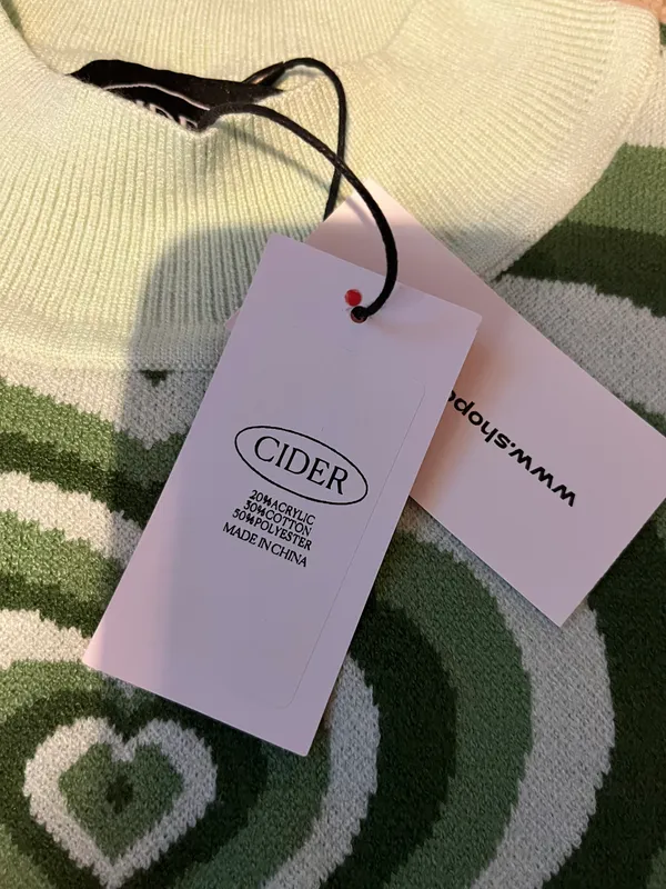 Cider Green heart wave sleeveless turtle neck never worn - Image 2