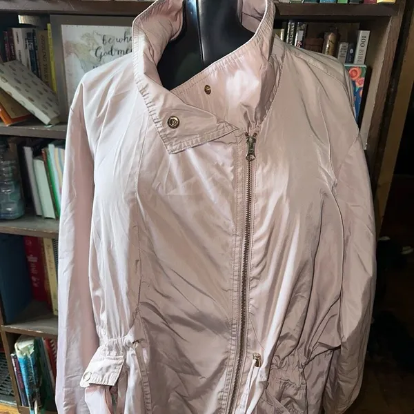 Lane Bryant blush pink drawstring 26/28 lightweight jacket - Image 2