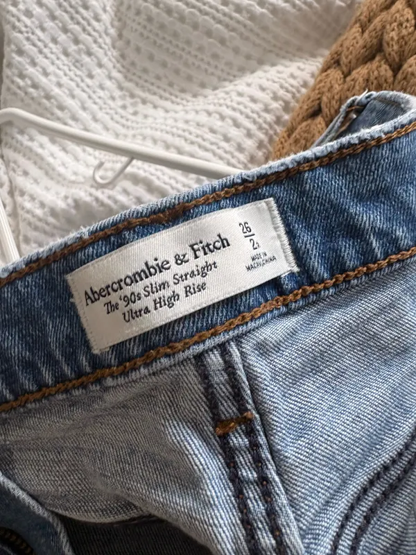Abercrombie Jeans High-Rise 90s - Image 3