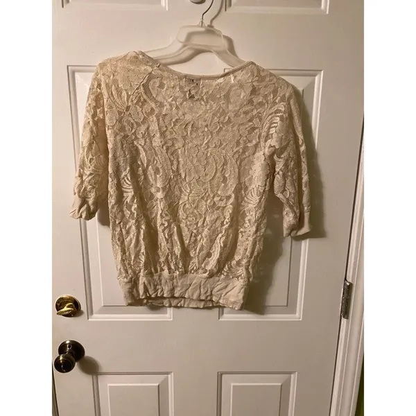 Ivory Eyelash Lace 3/4 sleeve top size Large - Image 5