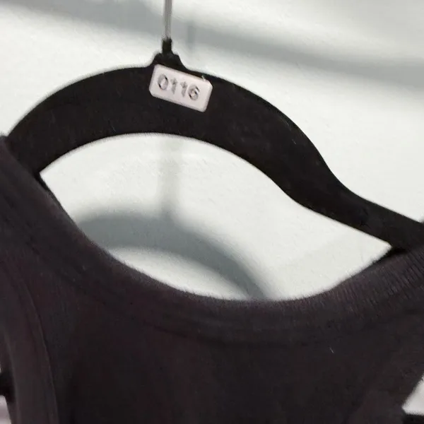 Lululemon Ribbed Cropped Tank Top Black Size 4 Athleisure Gym Wear - Image 2