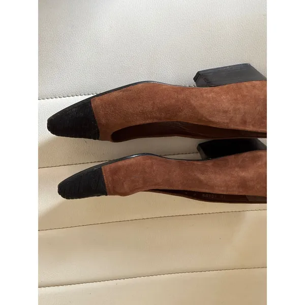 Simard & Voyer Brown Suede Black Cap Toe Low Block Heel Pumps Womens 7 B - Image 4