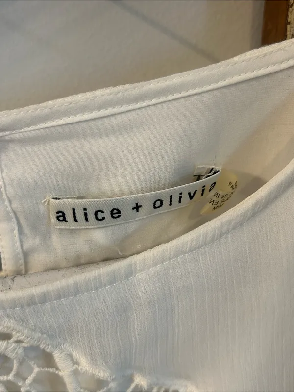 Alice + Olivia Jenelle Crop Top — Off White - Image 4
