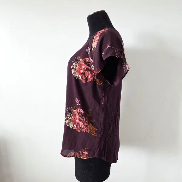 Maurices Purple Floral Short Sleeve Blouse Top Forest Fairy Goblincore Office M - Image 3