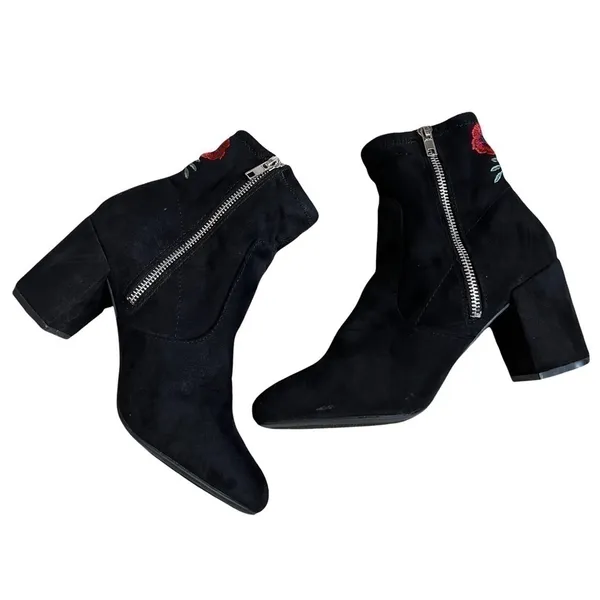 Rampage Itsie Black Faux Suede Floral Embroidered Chunky Block Heel Boots Sz 7.5 - Image 3