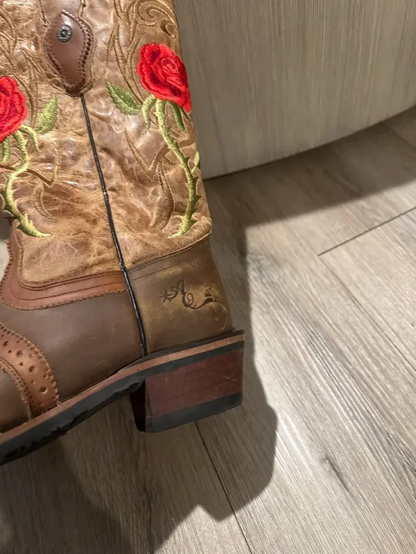 TOMBSTONE Arena Queen Red Rose Square Toe Boots in Red Roses Size US 8 - Image 6