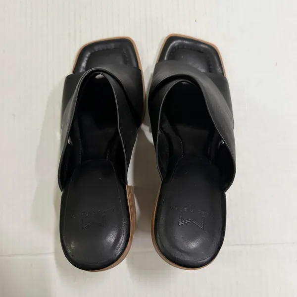 Marc Fisher Shoes Womens Size 9 Black Leather Block Heel Mule Sandals Square Toe - Image 5