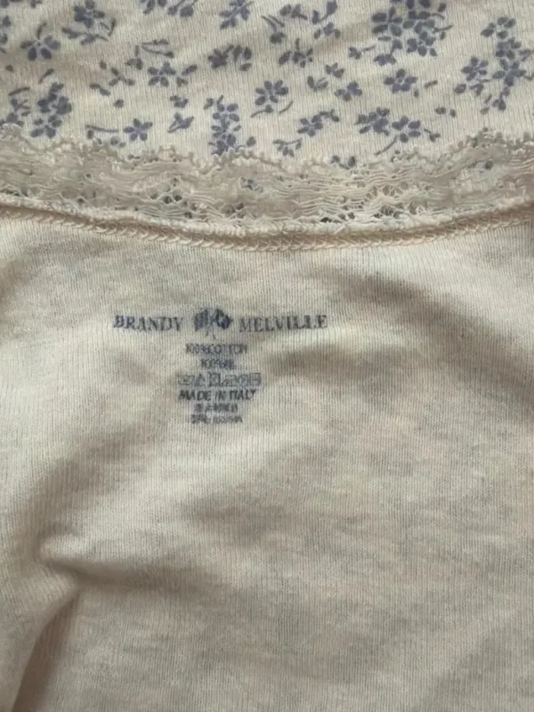 Brandy Melville Blue and White Floral Lace Tank Top One Size - Image 3