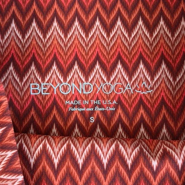 Like New Beyond Yoga High Waisted Midi Leggings Paprika Chevron Size Small - Image 7