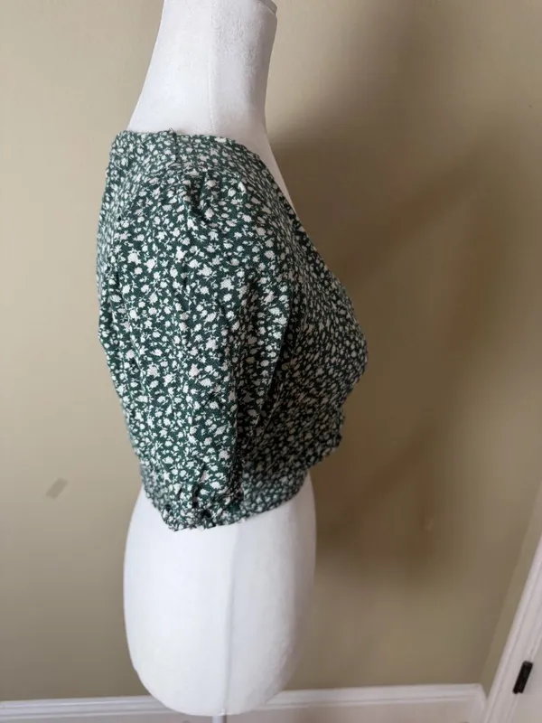 American Eagle Puff Sleeve Green Floral Print Wrap Top Size XS - Image 5