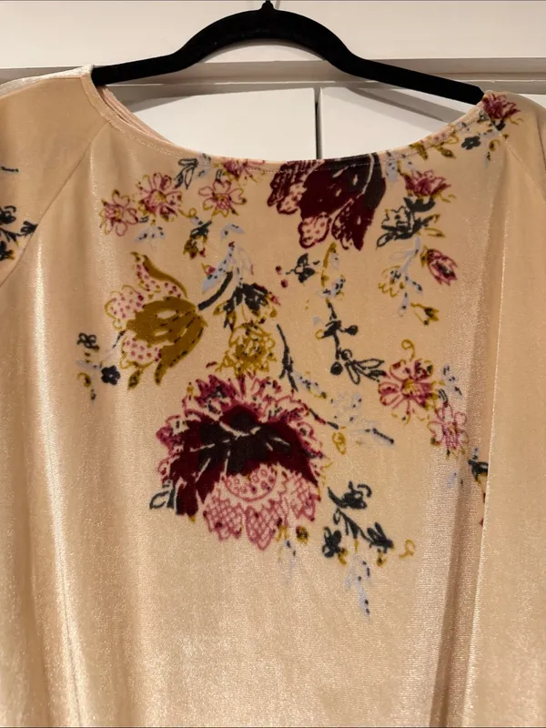 Free‎ People intimately Cream Floral dolman Sleeve bodysuit small - Image 5